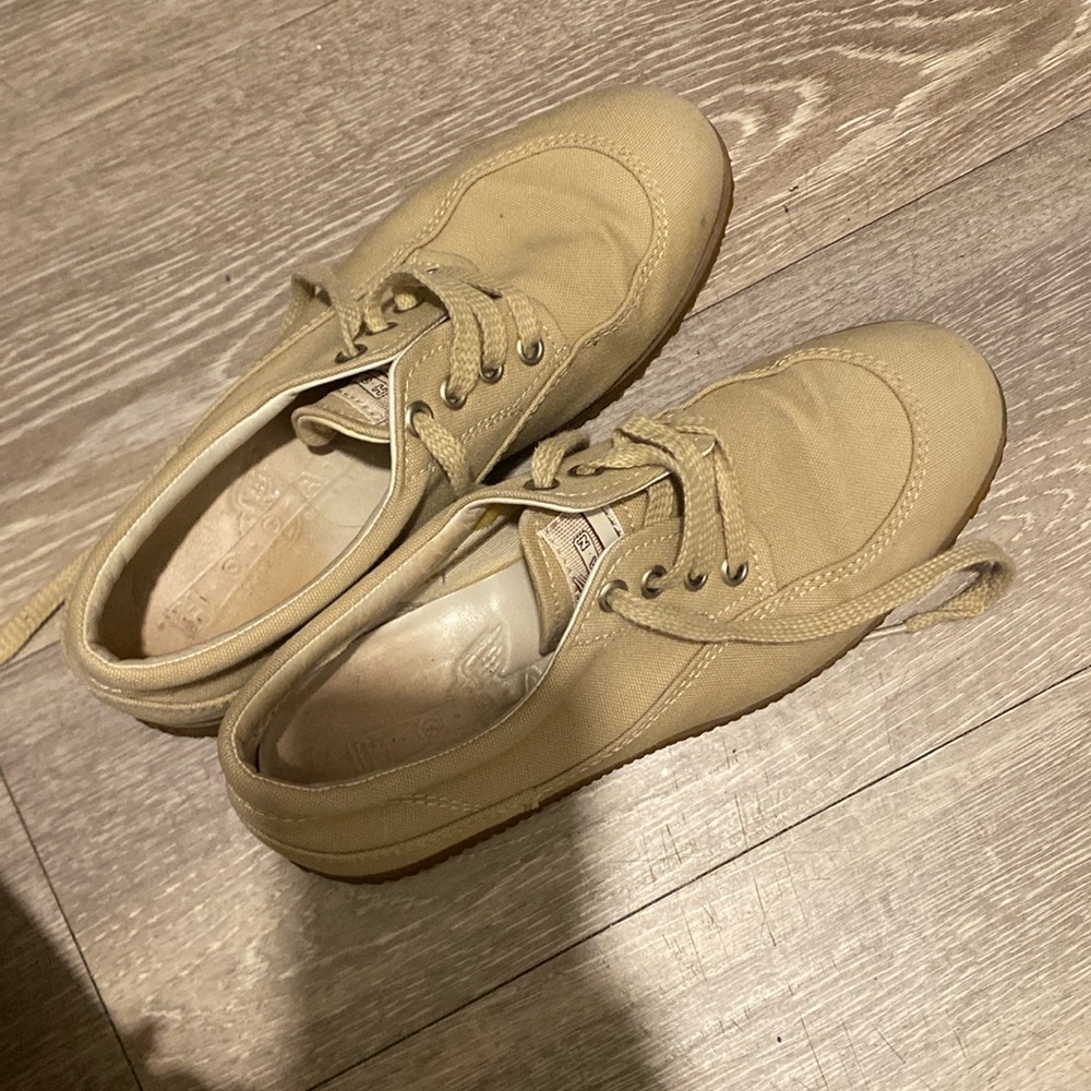 Hogan size 36 beige shoes.
